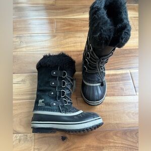 Sorel Youth Joan of Arctic Black and Gray Winter Boots
